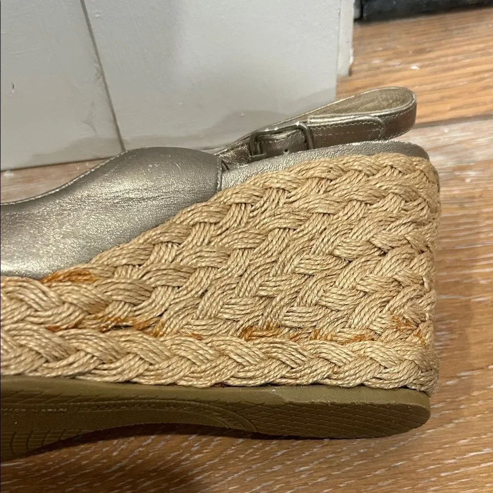 Stuart Weitzman Metallic Wedge Sandals, Size 7.5 - Picture 5 of 16